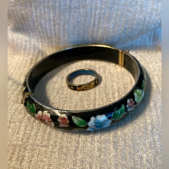 Vintage Cloisonné Set Enamel Bracelet and Ring - Black, Pink, Gold, Green Floral - Picture 7 of 7